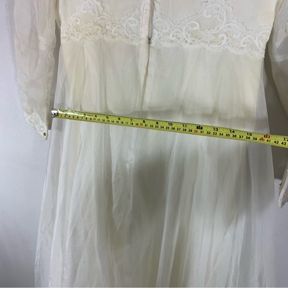 Vintage victorian wedding dress - Picture 15 of 16